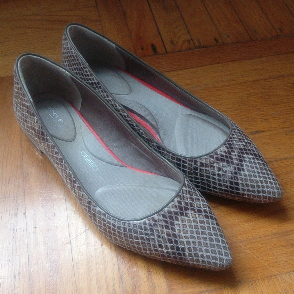 Dress shoes